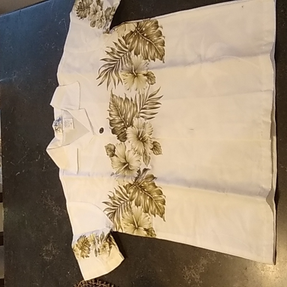 EUC KY'S medium white tropical button down shirt.